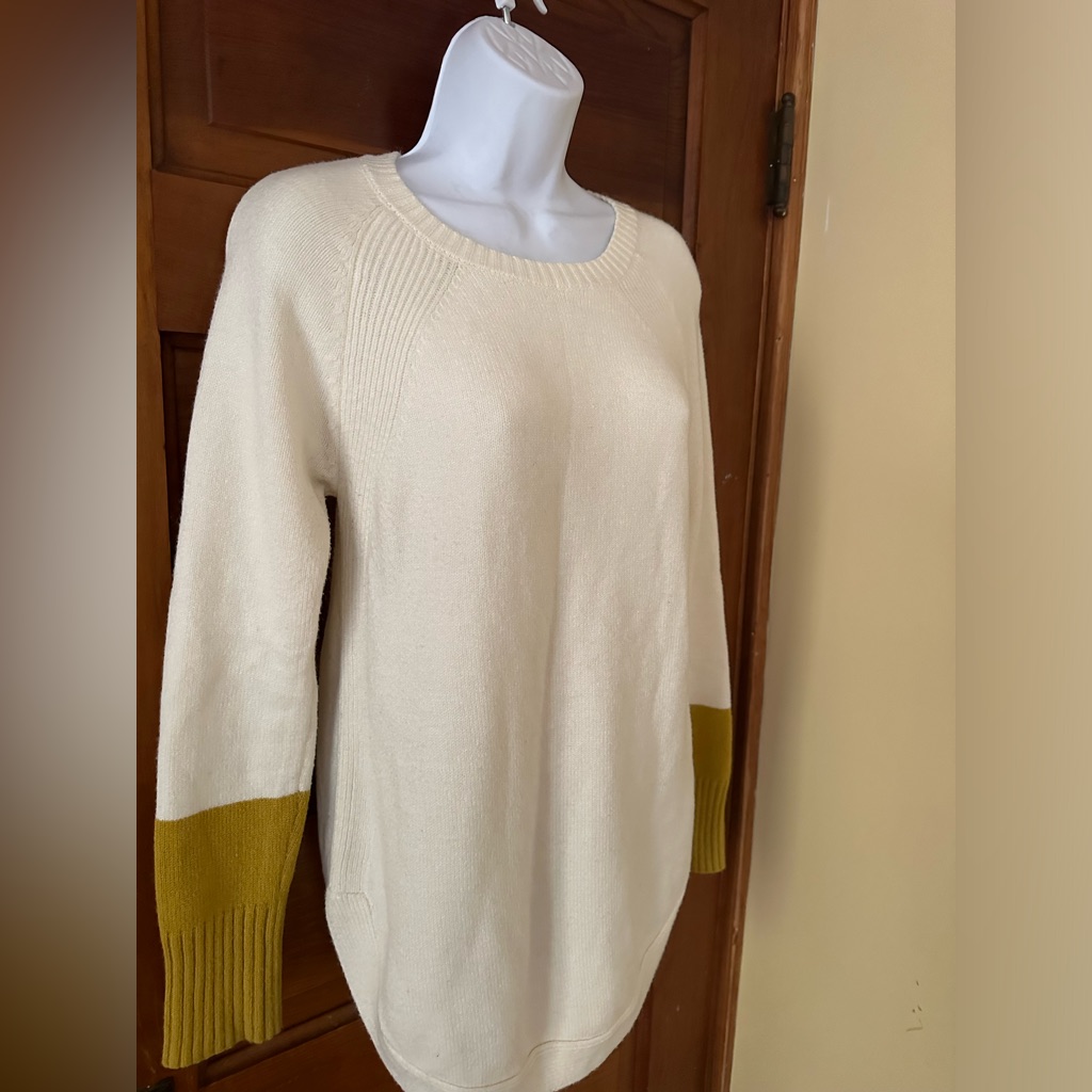 Anthropologie Sweater Ivory Rebekah Tunic Curved Hem Color Block